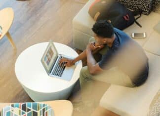 Studium oder Berufseinstieg – Welcher Weg passt zu dir?