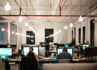 Handelsschule in der Schweiz – Der Weg zu einer kaufmännischen Karriere